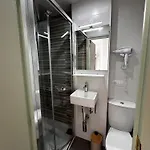 Atuaire En El Centro De بيت ضيافة Burgo