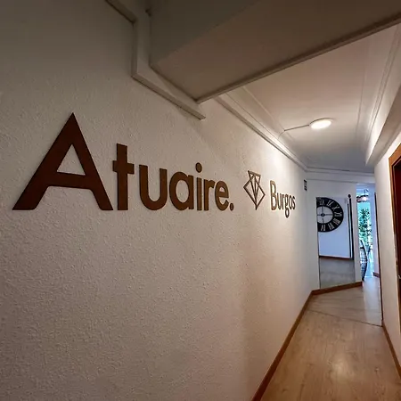 Atuaire En El Centro De Burgo