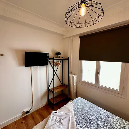 Atuaire En El Centro De *