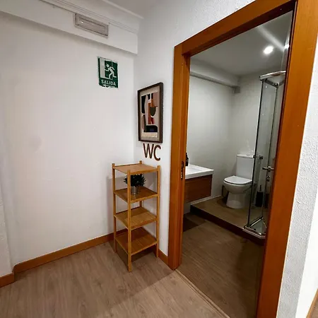 Atuaire En El Centro De Burgo