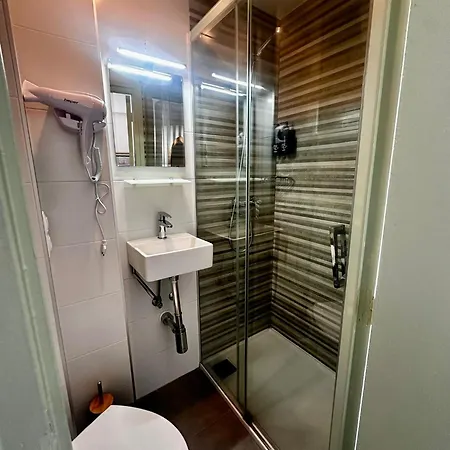 Atuaire En El Centro De * Burgo