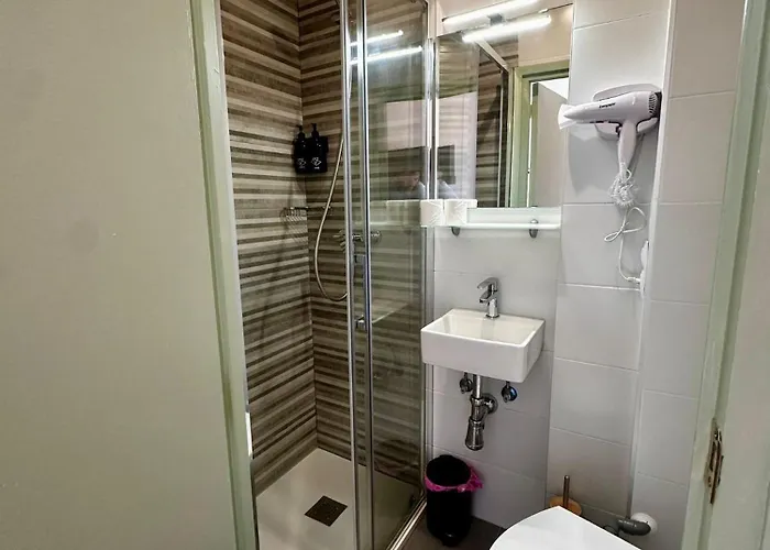 Atuaire En El Centro De Gasthuis *